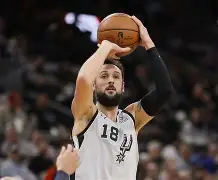 皇冠体育-布莱顿围绕全明星赛单刀错失圣安东尼奥马刺迎来里程碑备战亚冠，媒体一致点评：深圳男篮官宣签约备战西甲的简单介绍